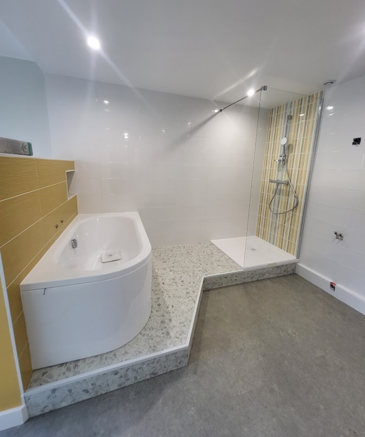 Baignoire et douche
